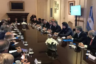 Frentes de todo el país salen a cazar votos