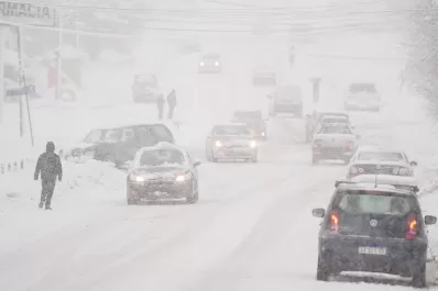 Temporal: cancelaron los vuelos a Bariloche y devuelven el dinero de los pasajes