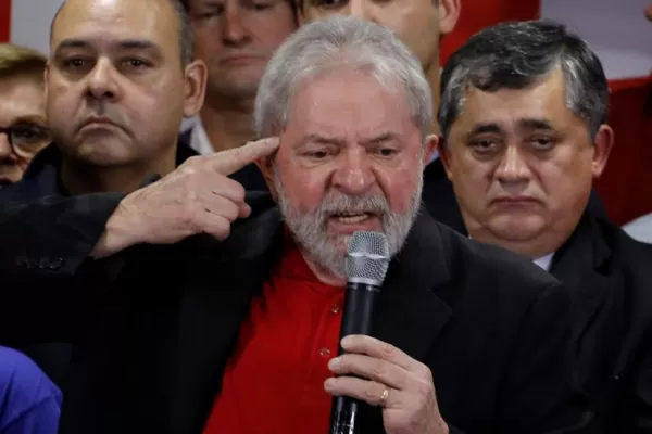 Lula pide al juez Moro que aclare su sentencia