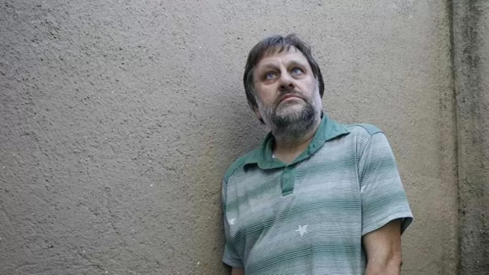 RARA MEZCLA DE CATEDRÁTICO Y COMEDIANTE. Zizek es capaz de sentar a la misma mesa a Batman y Nietzsche y hacerlos dialogar como si nada. Círculo de Bellas Artes