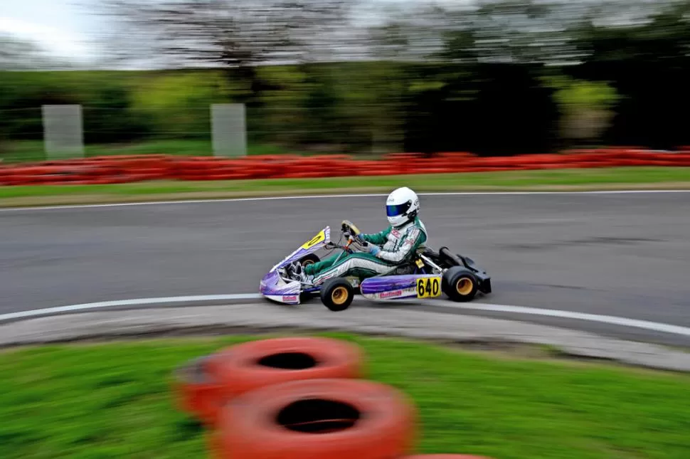 HABILITADO PARA SOÑAR. El kart de Martín Rodríguez no tuvo problemas para adaptarse a la veloz y exigente pista de El Timbó. Es el auto a vencer en la Master Max. la gaceta / foto de franco vera