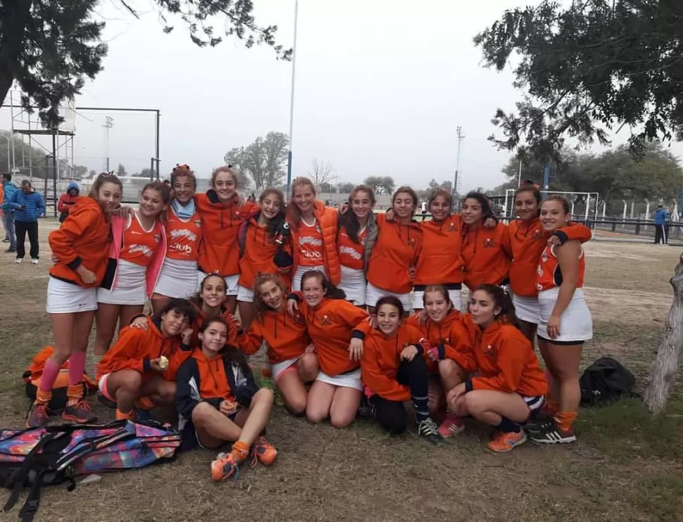 FELICES. Las dirigidas por Anahí Totongi enfrentan a las salteñas por el título. foto de  ANAHÍ TOTONGI