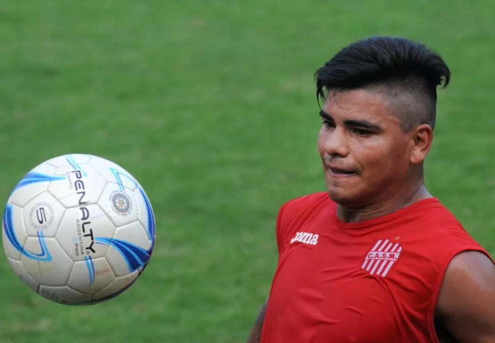 DESEO. Lentini espera el acuerdo entre las partes para extender su contrato.