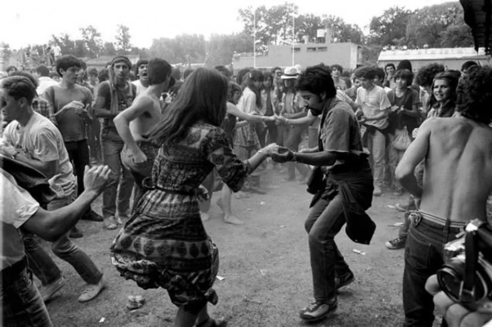 EN LOS 70 HUBO DE TODO. Hasta un elefante se paseó entre el público durante el primer festival B.A.Rock. Archivo