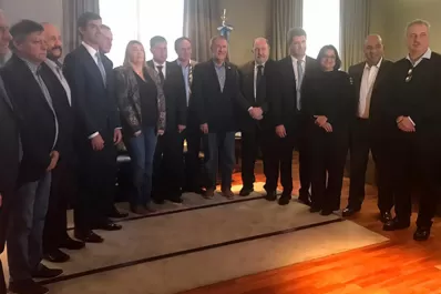 Pelea por la coparticipación: gobernadores llaman a defender las arcas provinciales frente a Buenos Aires