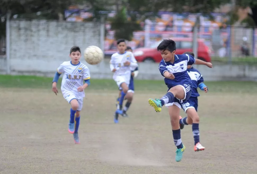 CLASE 2006. Los chicos de Argentinos del Norte “B” mostraron un gran nivel y derrotaron al CEF 18 B por 5 a 1. la gaceta / foto de Antonio Ferroni
