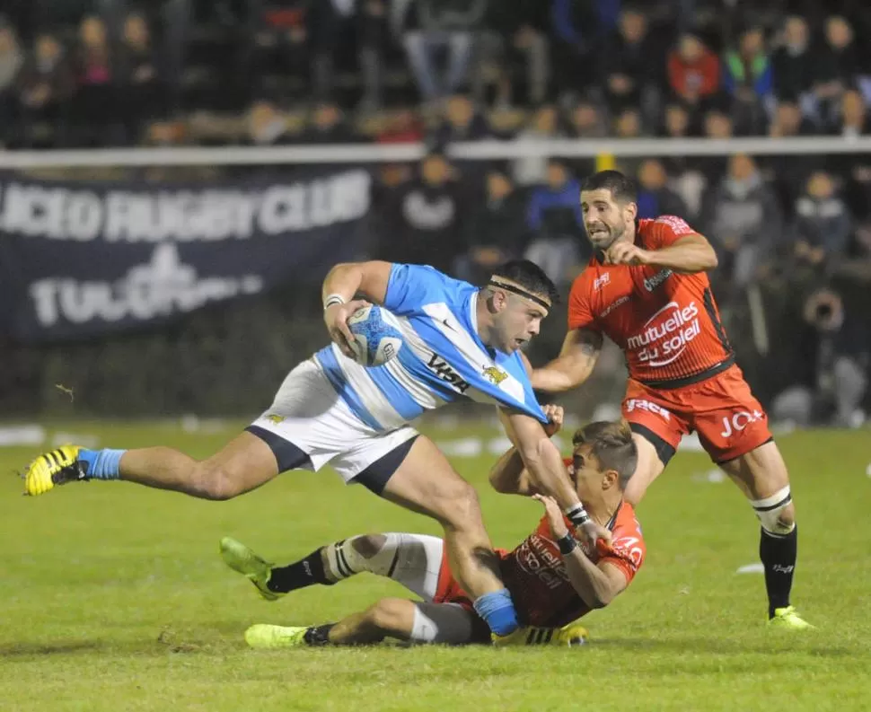 CUMPLIERON. Argentina XV y Toulon aportaron a la fiesta brindando un muy buen espectáculo rugbístico, con momentos de juego vistoso y otros de mucha intensidad. LA GACETA / FOTOS DE hector peralta