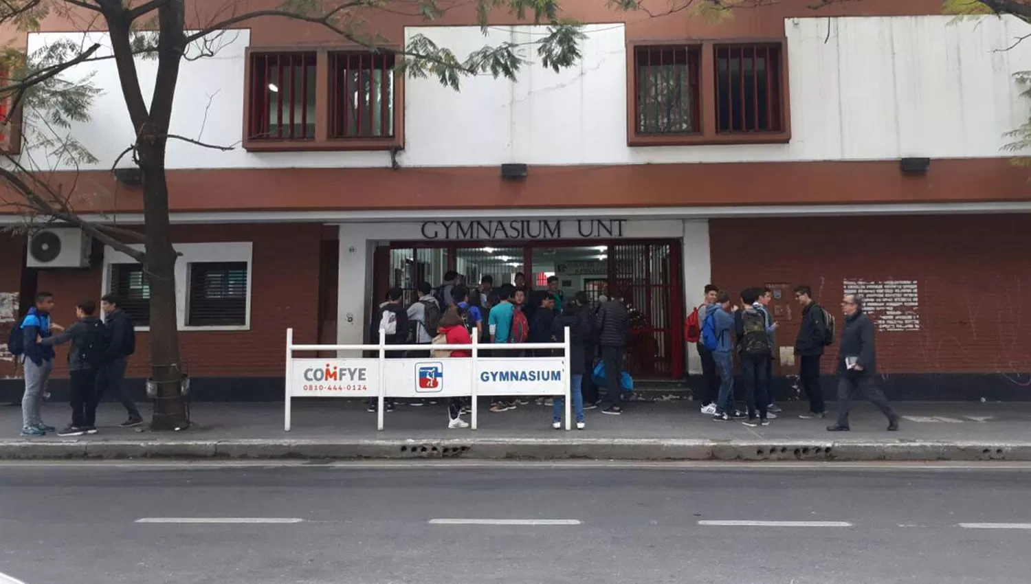 Frente del edificio del Gymnasium. FOTO DE ARCHIVO. 