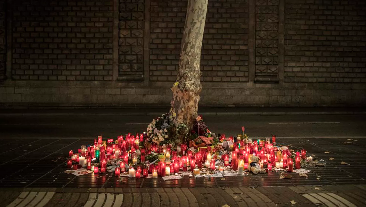 ATENTADO EN BARCELONA. FOTO TOMADA DE LAVANGUARDIA.COM