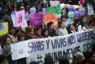 Mujeres de luto convocan a una marcha contra los femicidios
