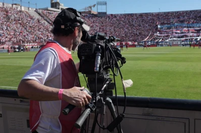 Presentaron un proyecto para que la Superliga se pueda ver gratis en teatros y plazas