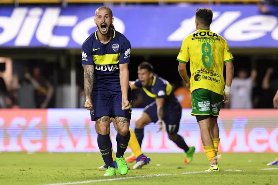 BENEDETTO. Carta de gol “Xeneize”. fotos telam