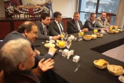 Aráoz le pide que dimita; Jaldo lo tilda de antidemocrático