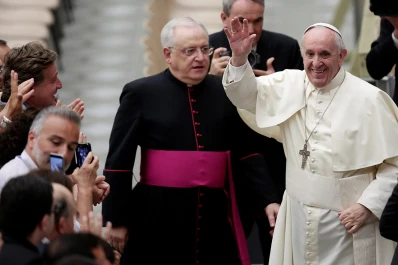 El Vaticano aseguró que no cambiará la seguridad del Papa por la amenaza de Estado Islámico