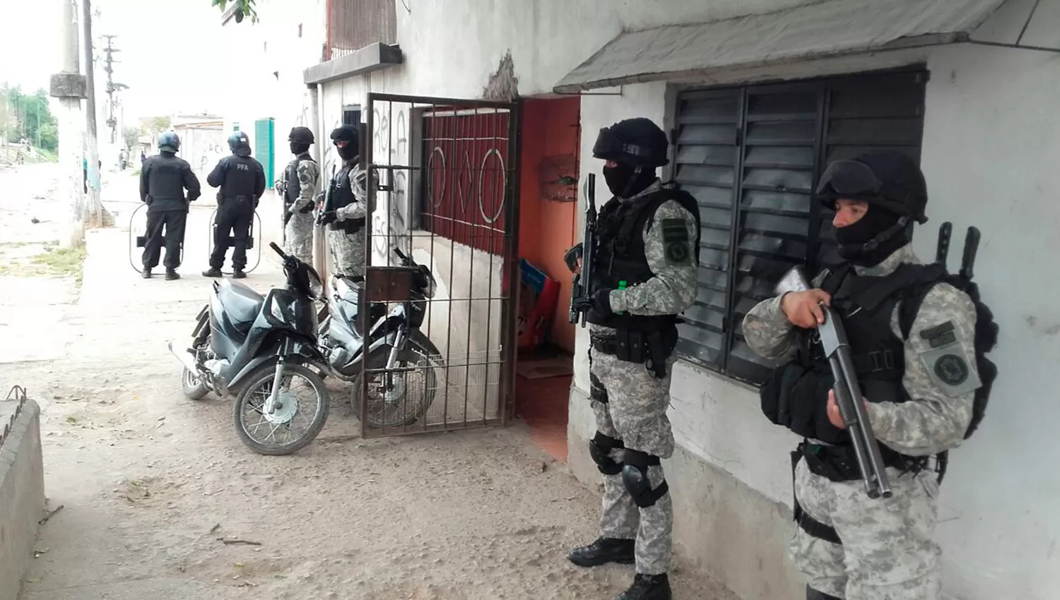 La Policía Federal sorprendió a una mujer que estaría vinculada al narcomenudeo.