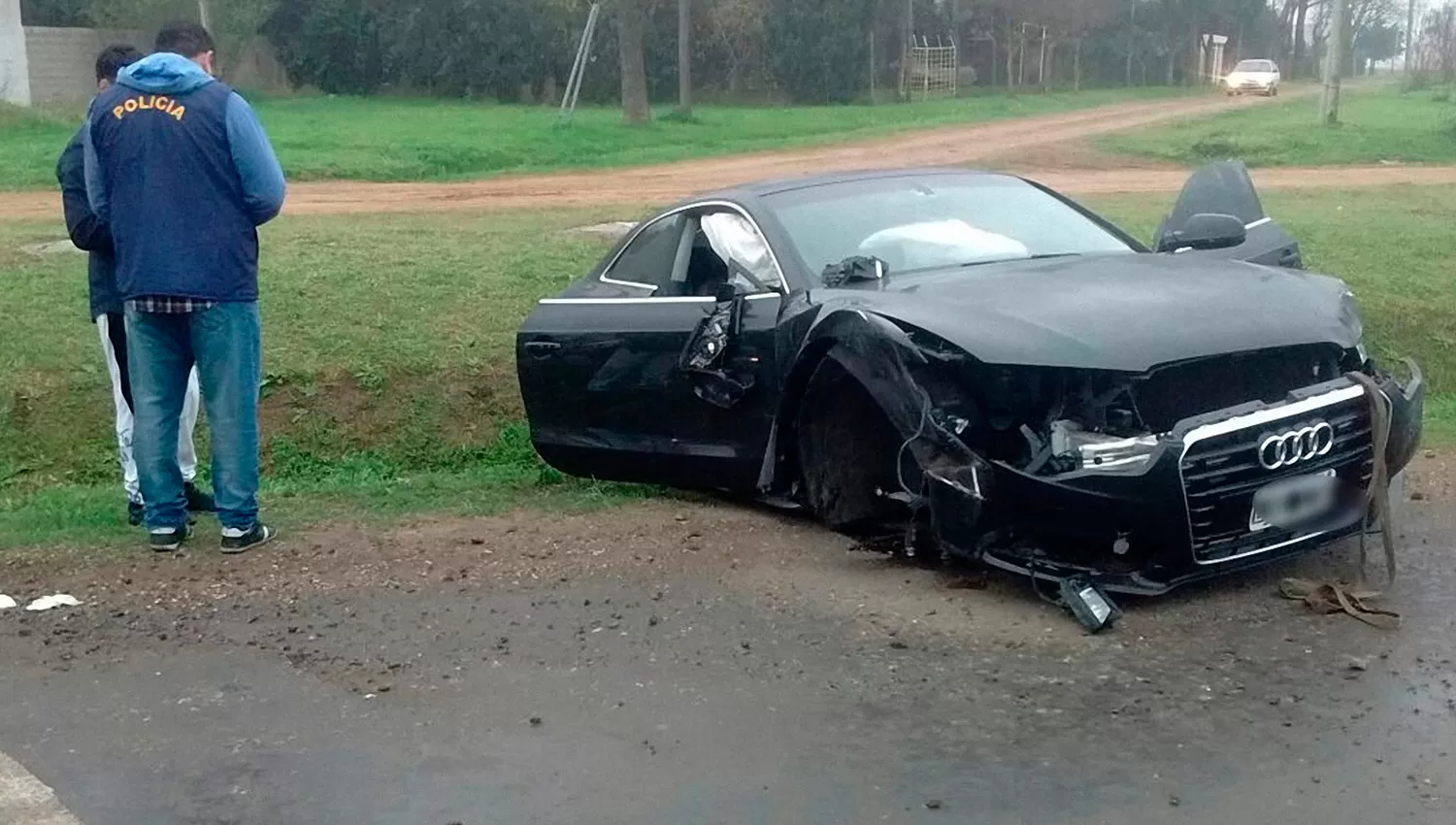 Así quedó el auto en el que circulaba Matías Messi. TÉLAM