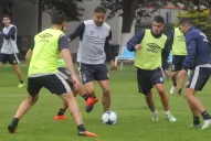 Zielinski ya tiene a los convocados para el debut de Atlético en la Superliga