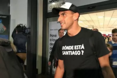 Eliminatorias: un jugador de la Selección llegó al país pidiendo por Santiago Maldonado