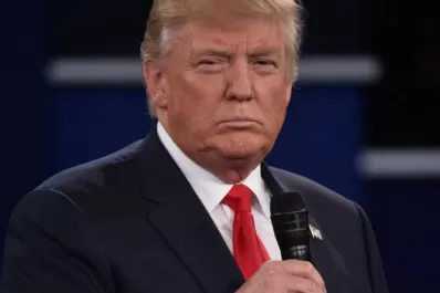 Demandan a Trump por prohibir que personas transgénero integren las Fuerzas Armadas