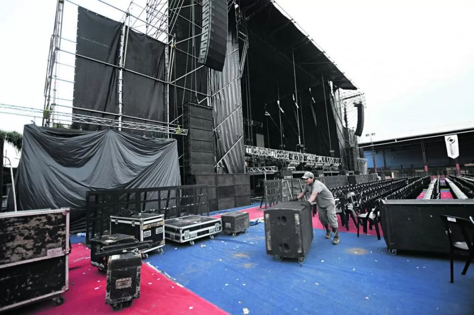 PREPARATIVOS. Desde ayer ajustan los detalles para el show del boricua.  