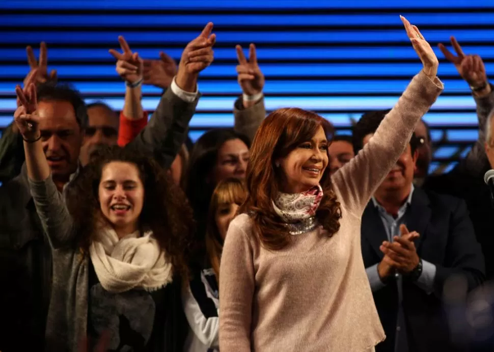 LUEGO DE LA VOTACIÓN. Cristina anunció su triunfo en la madrugada posterior a las PASO del domingo 13. REUTERS (archivo)