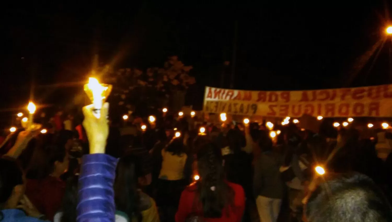 LA MARCHA. FOTO ENVIADA POR UN LECTOR A TRAVÉS DE WHATSAPP
