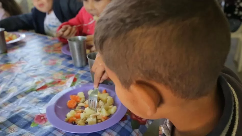 FUNDAMENTAL. Miles de niños de la provincia se alimentan en los comedores. la gaceta tv - panorama tucumano