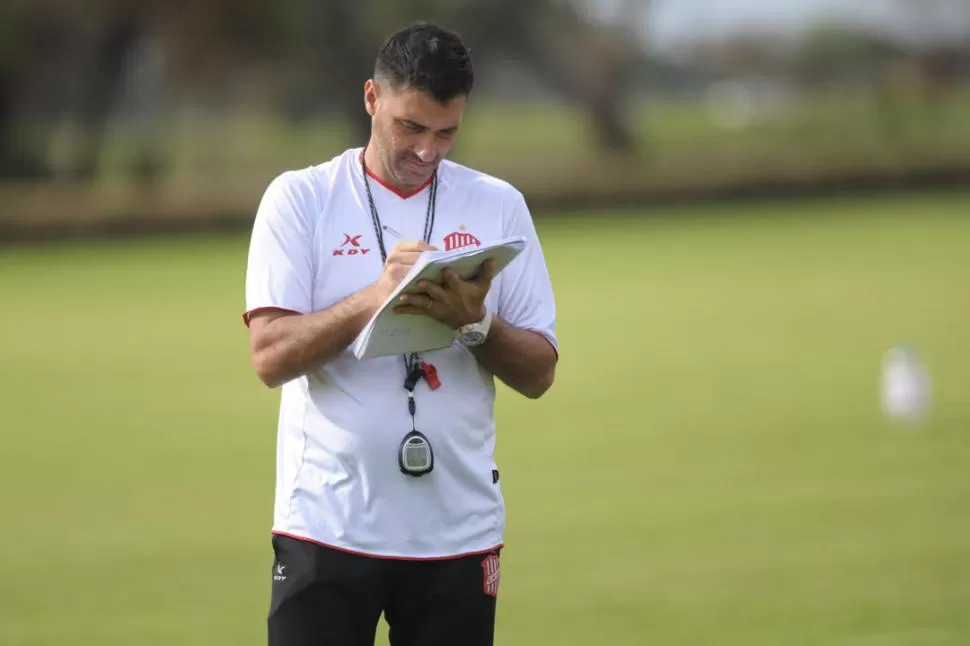 INDISPENSABLE. Diego Riberi considera que la utilización del GPS en el fútbol les permite a los cuerpos técnicos tener un mayor control sobre el físico del jugador. la gaceta / foto de franco vera