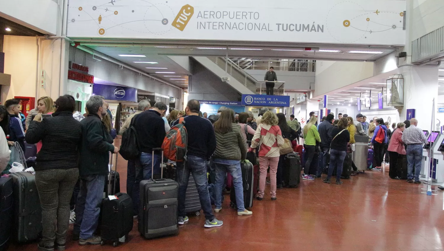 COMPLICACIONES. A los pasajeros que deben viajar desde y hasta Aeroparque deberán chequear el estado de sus respectivos vuelos. ARCHIVO LA GACETA