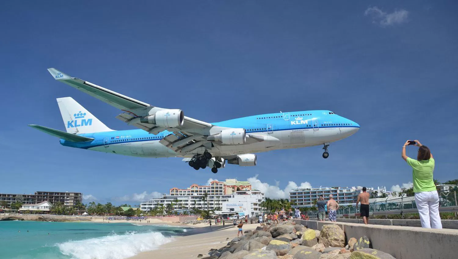 PRINCESA JULIANA. Un Boeing 747 Jumbo aterriza en el aeropuerto de la isla de St. Marteen. FOTO TOMADA DE FOBO WORLD