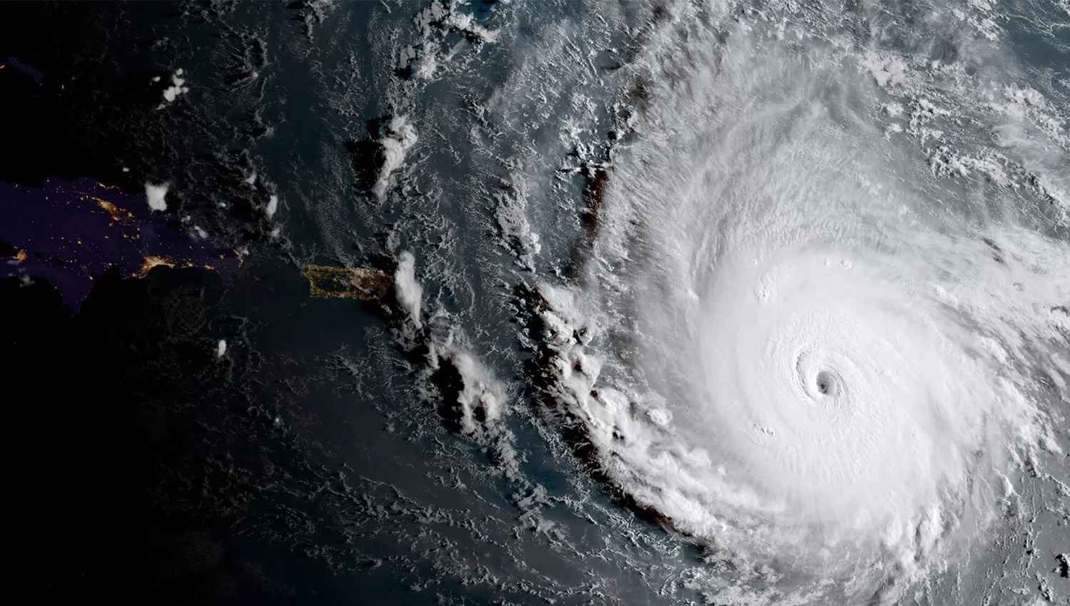 AVANZA IRMA. El huracán ya se hace sentir en Punta Cana y el sábado llegaría a Florida. 
