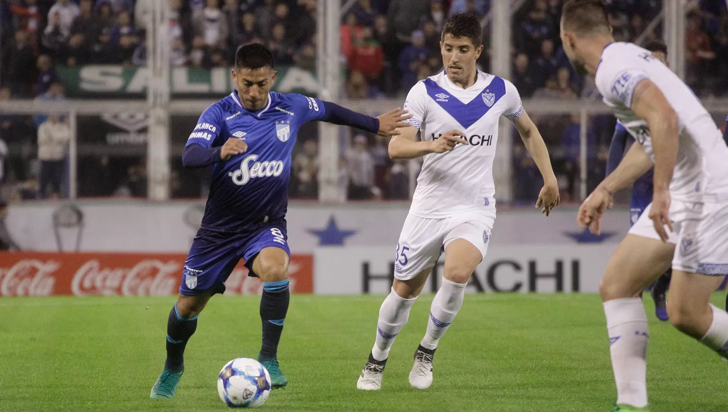 EN LINIERS. Atlético no pudo con Vélez. (DYN))