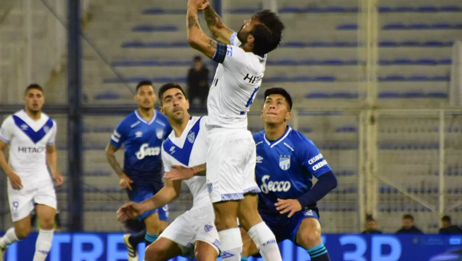 NAHUEL ZÁRATE, DE ATLÉTICO, VIO LA ROJA (FOTO @ATOficial)