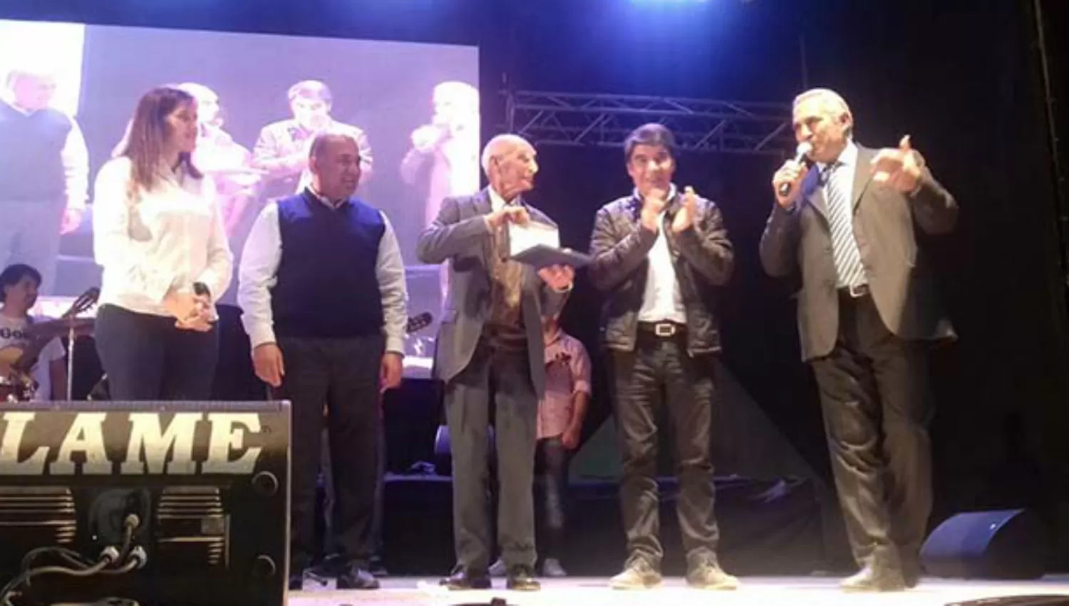 PRENSA Y COMUNICACIÓN