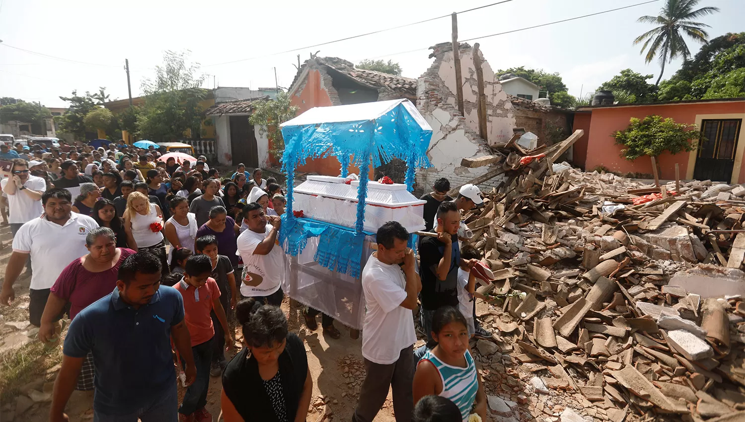 DESASTRE. El terremoto causó estragos en el sur de México. REUTERS