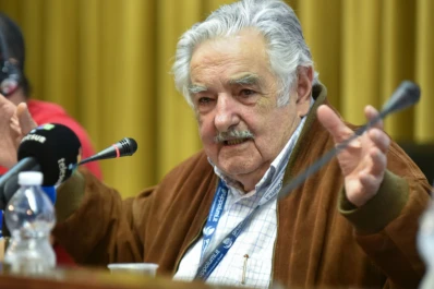 Mujica: “acá en frente unas monjitas andaban con bolsones de plata y acá discutimos unos calzoncillos”
