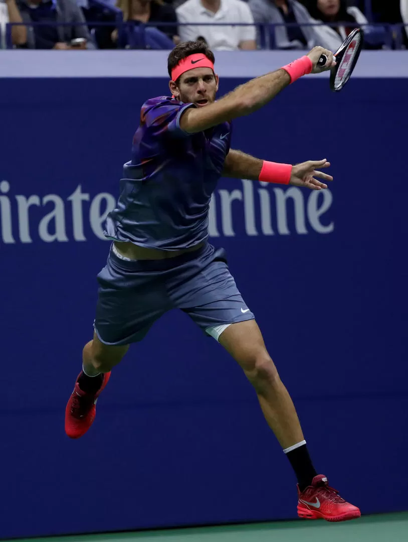 NO LE ALCANZÓ. Juan Martín del Potro ganó el primer set, pero después se vio desbordado por el juego de Nadal. Reuters