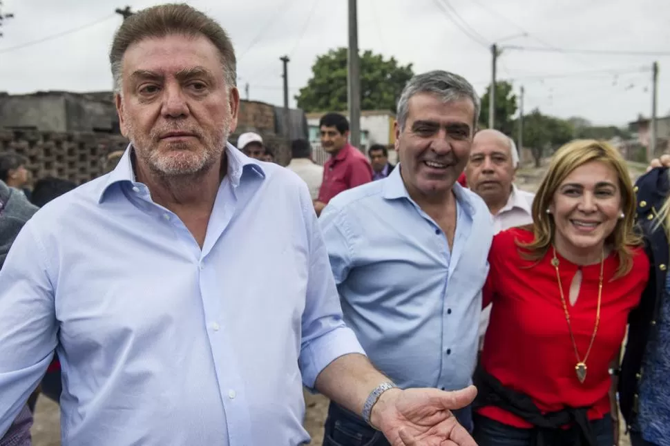 OTRA VEZ JUNTOS. Amaya y Cano se mostraron en la recorrida oficial.  