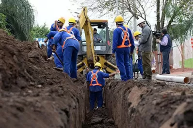La polémica por el servicio de agua divide a los legisladores