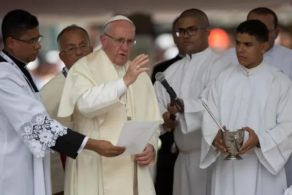 Desde Colombia, el papa Francisco volvió a pedir por la crisis en Venezuela