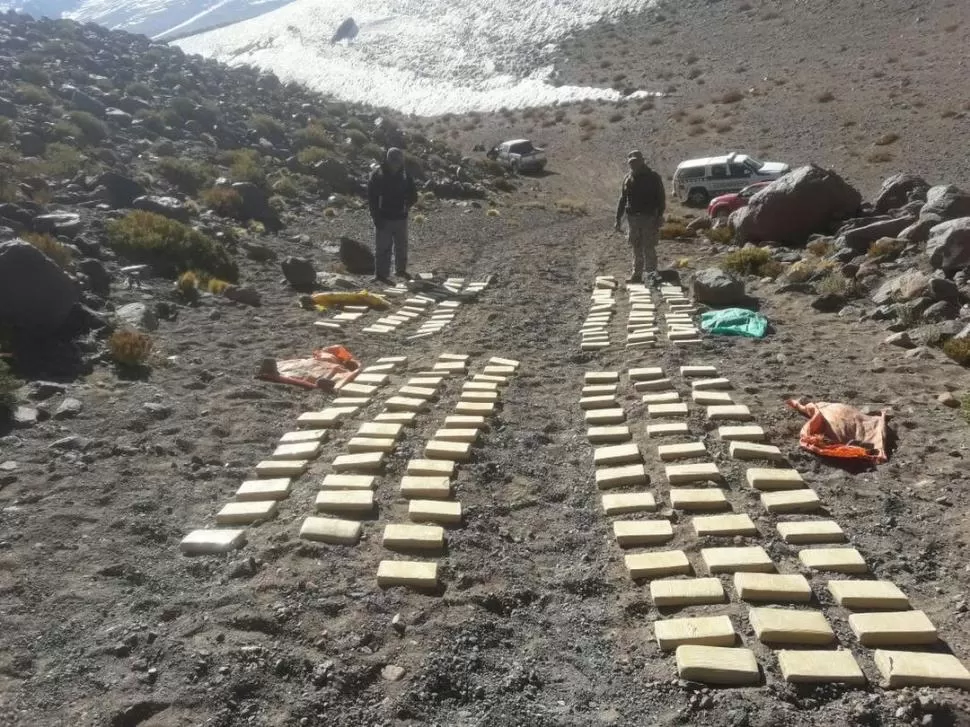 PRUEBA. La última vez secuestraron 149 kilos en medio de la cordillera.  