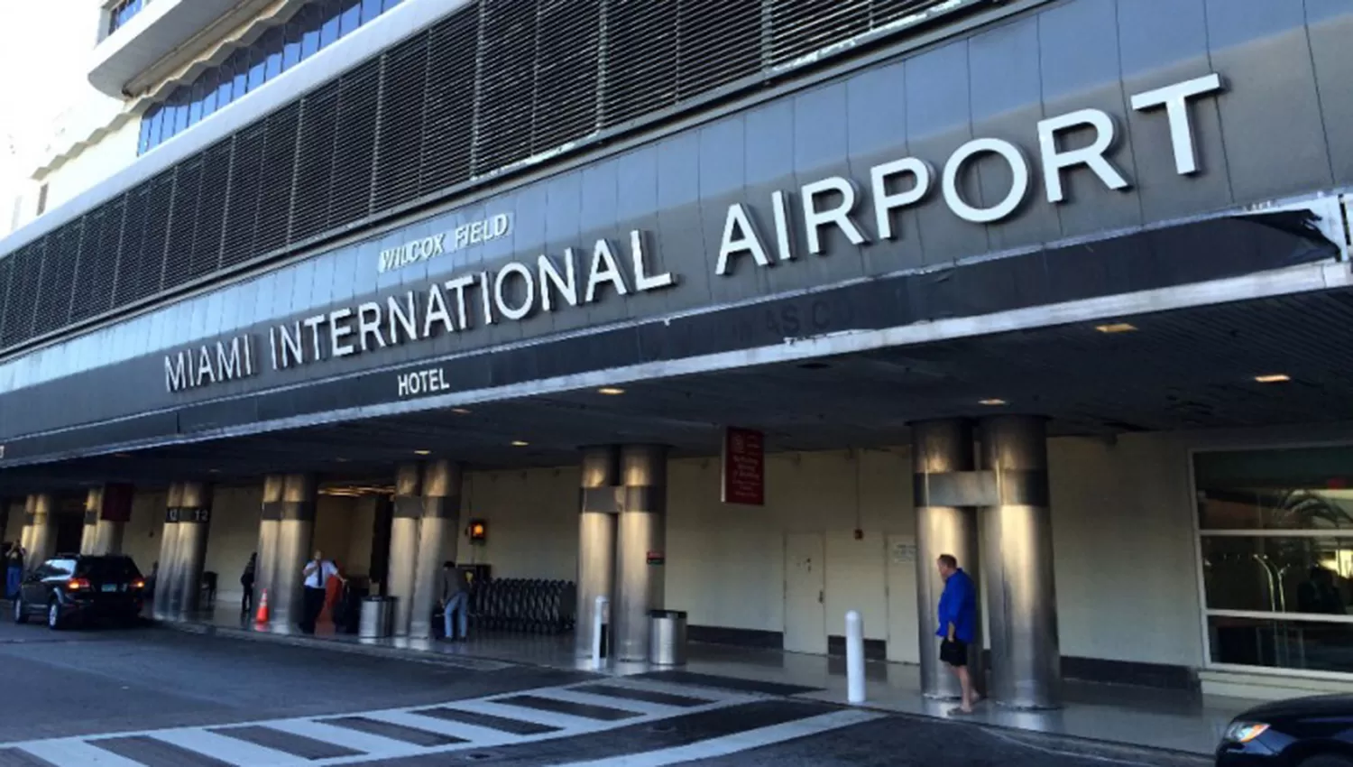 AEROPUERTO DE MIAMI. Por el huracán, no está operando. FOTO TOMADA DE nelsonhortareporta.com