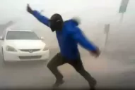 Se jugó la vida: un cazador de tormentas desafía al potente huracán Irma