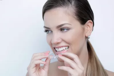 ¡No más aparatos! La ortodoncia invisible llegó a Tucumán