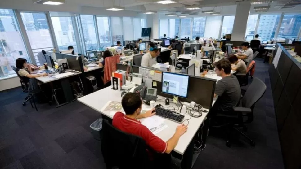 LIDERAZGO REGIONAL. La calidad de los empleados argentinos ubica al país en el puesto 52 a nivel mundial. foto de archivo