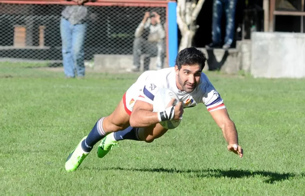 EXPERIENCIA. Gabriel es uno de los referentes del plantel, y su experiencia internacional es un plus para el equipo “blanco”. la gaceta / foto de hector peralta (archivo)