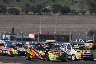 Tucumanos empiezan a acelerar en Viedma