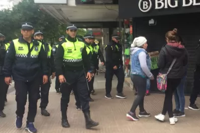 Pelea masiva: adolescentes de varios colegios se enfrentaron en pleno centro