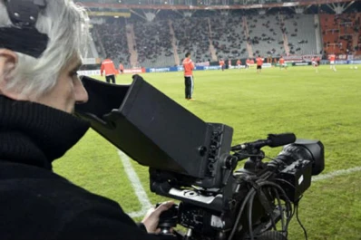 Presentan un proyecto para que jubilados, pensionados y titulares de la asignación universal por hijo puedan ver gratis el fútbol