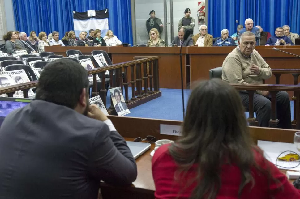 ÚLTIMAS PALABRAS. El ex policía Moreno se dirigió a los fiscales (Pablo Camuña y Julia Vitar) durante su alocución.  la gaceta / foto de diego aráoz